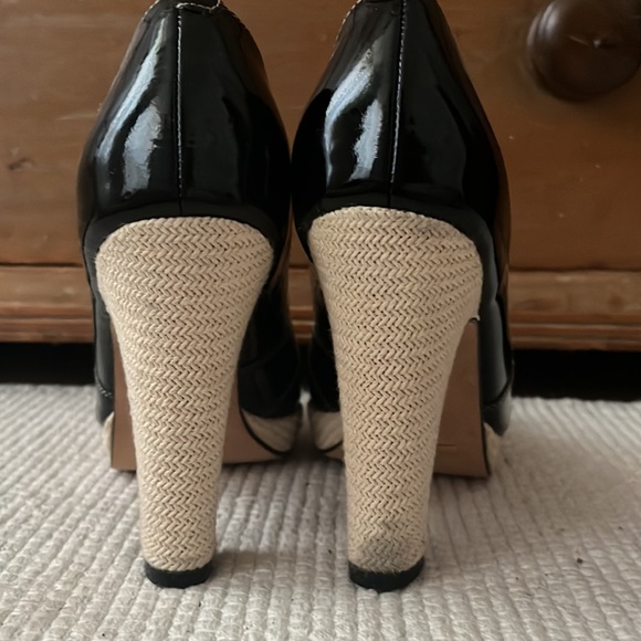 Cole Haan Heels with Nike Air - Picture 3 of 6